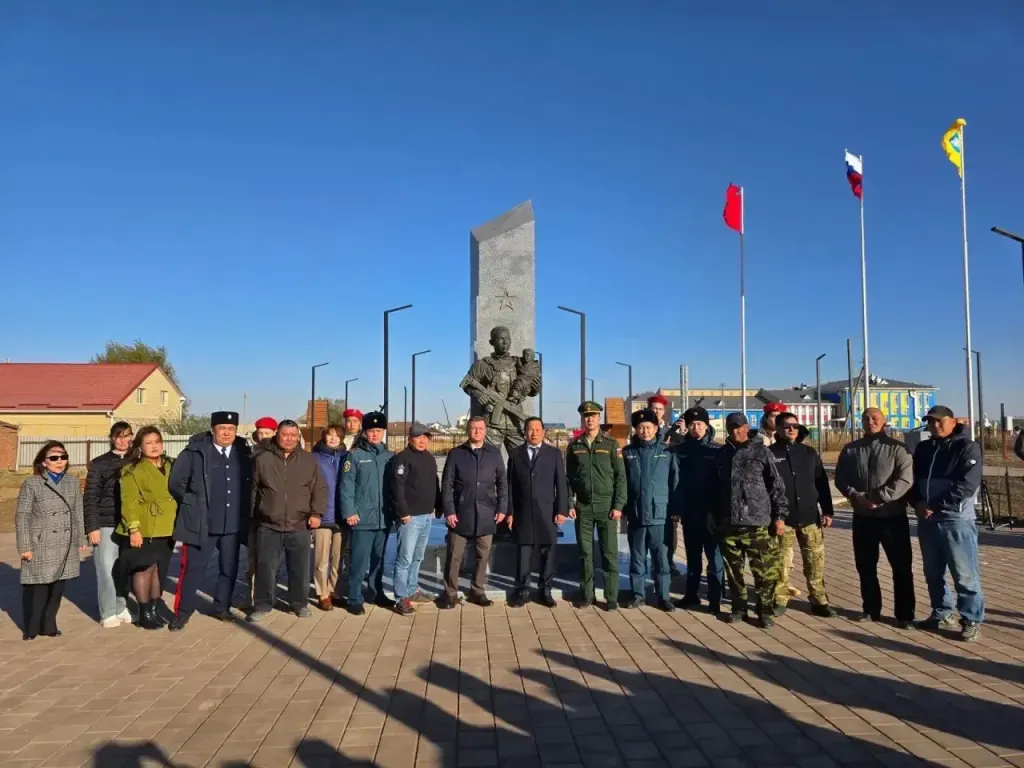 В селе Троицкое Целинного района открыли Сквер Победы