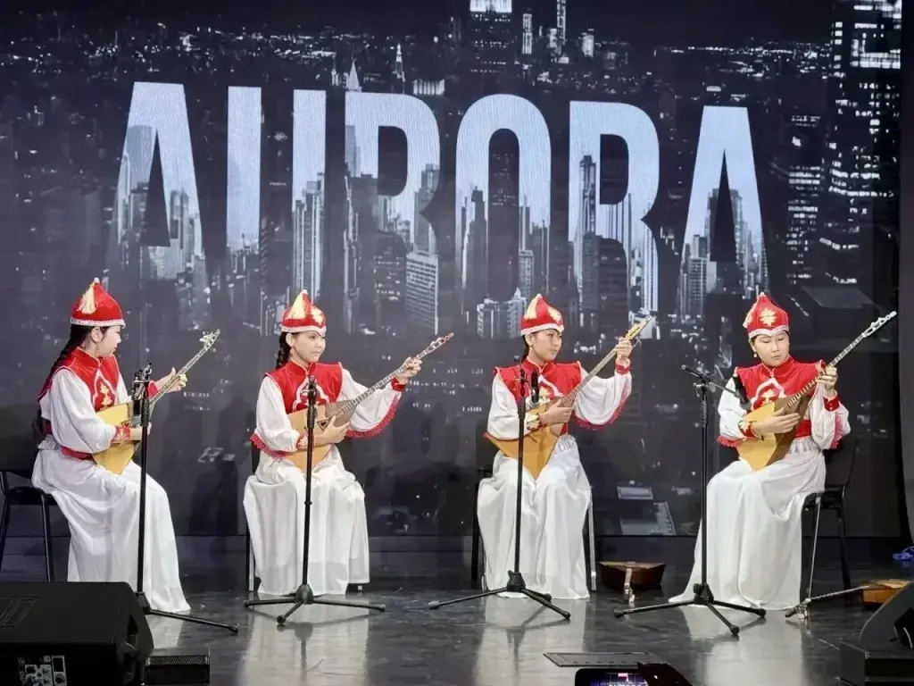 Ансамбль домбристок из Калмыкии получил Гран-при международной премии в Москве